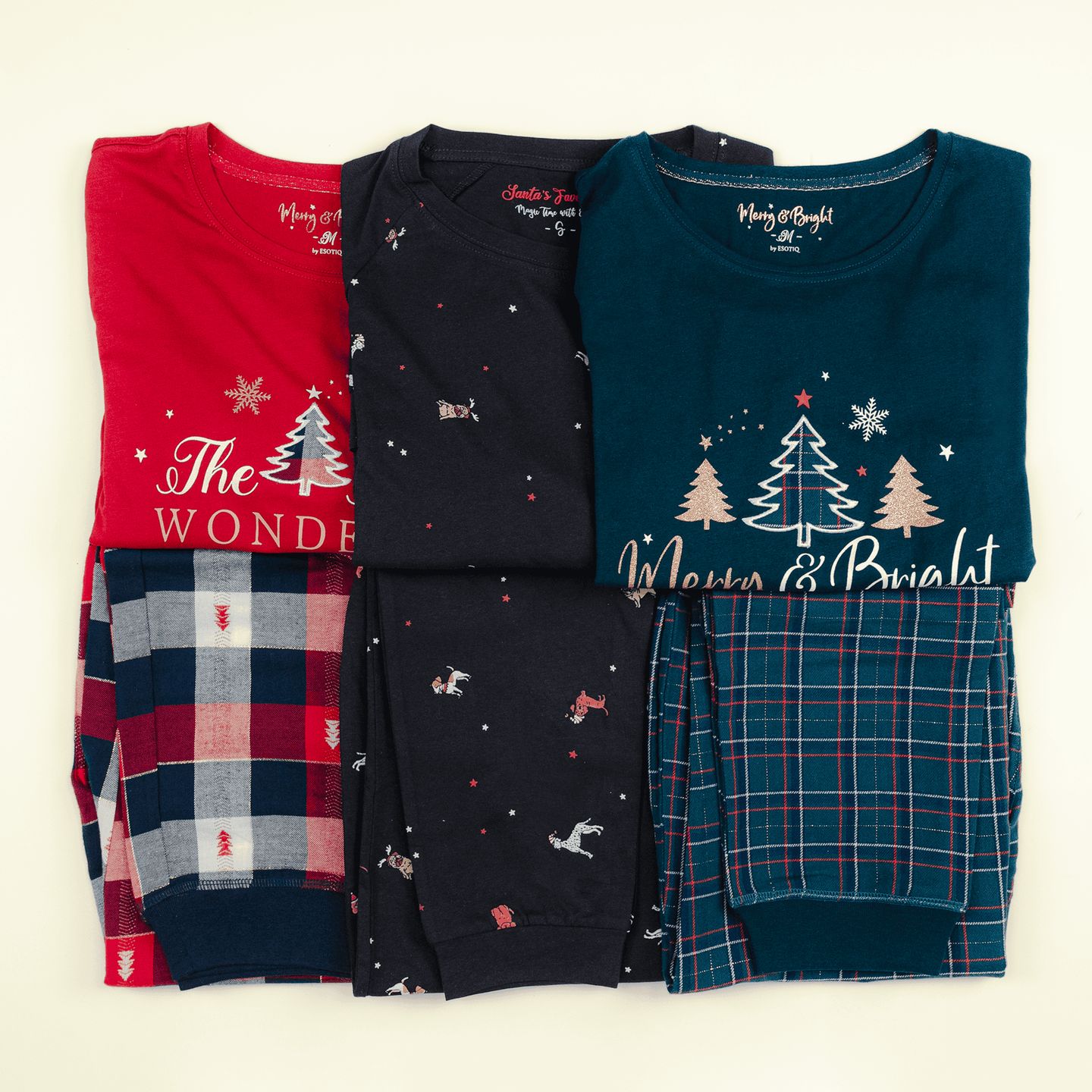 trzy świąteczne piżamy flatlay ESOTIQ
